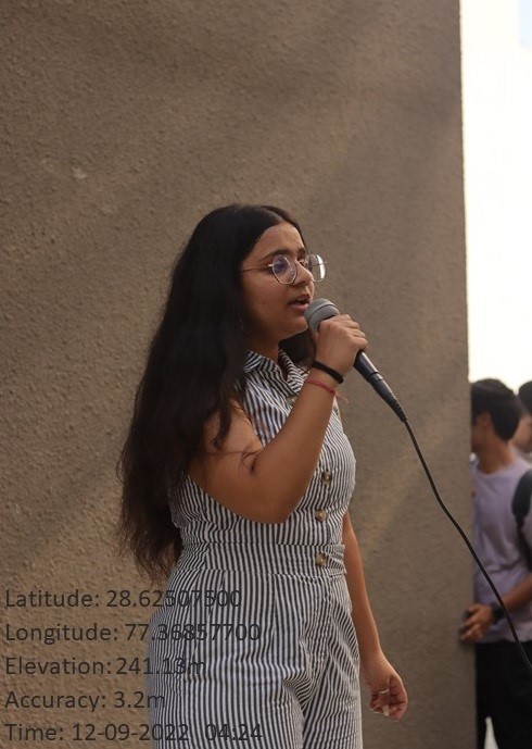 Talent bling singing activity photo at SCMS Noida